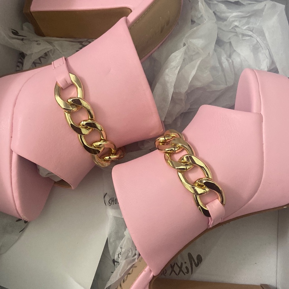 *SALE*.           NEW Leather Platform Chunky Peep-toe Heels**-Same day shipping